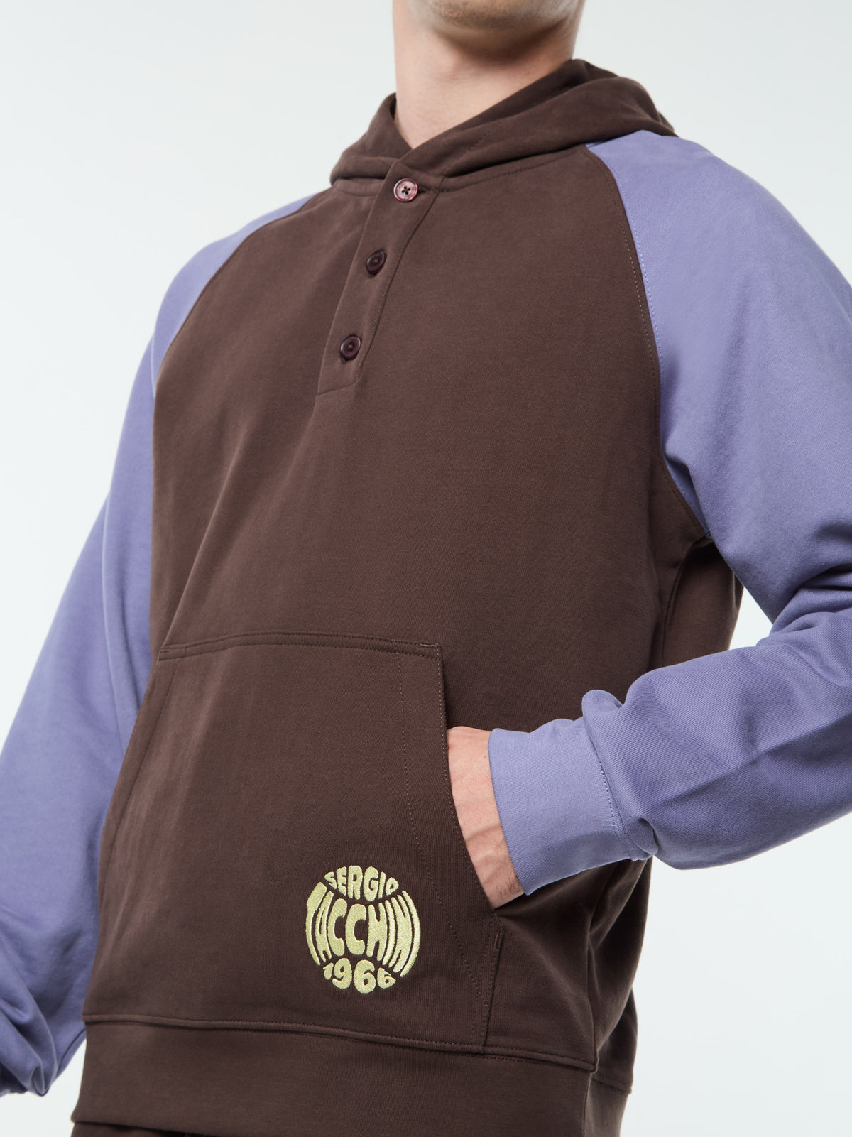 Vincere Hoodie in Mulch, view 7