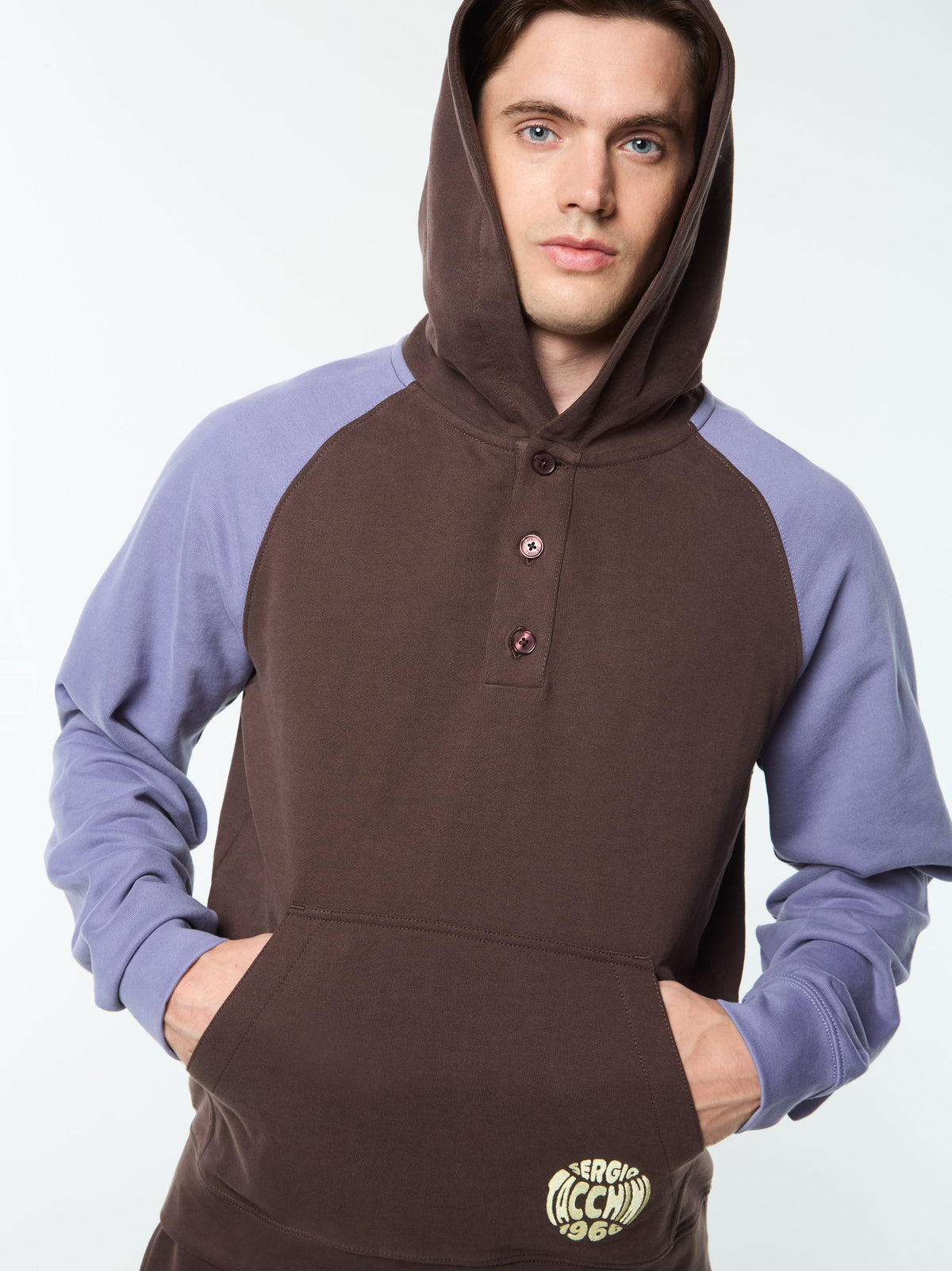 Vincere Hoodie in Mulch, view 8