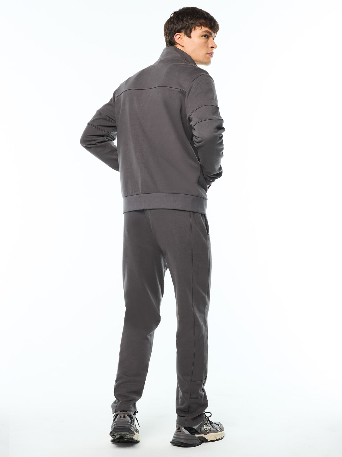 Lineo Track Jacket in Asphalt, view 5