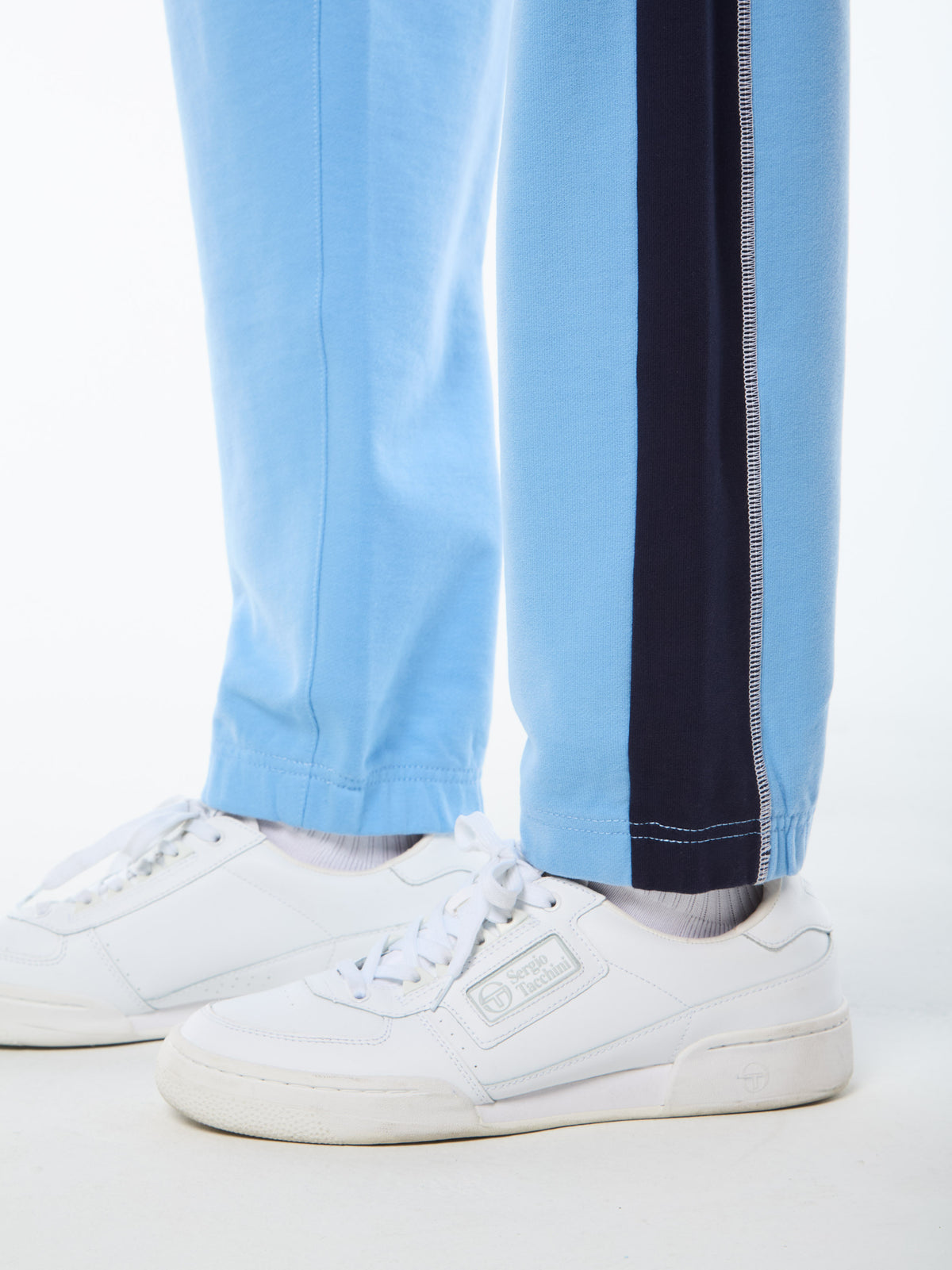 Volo Sweatpant in Della Robbia Blue, view 8