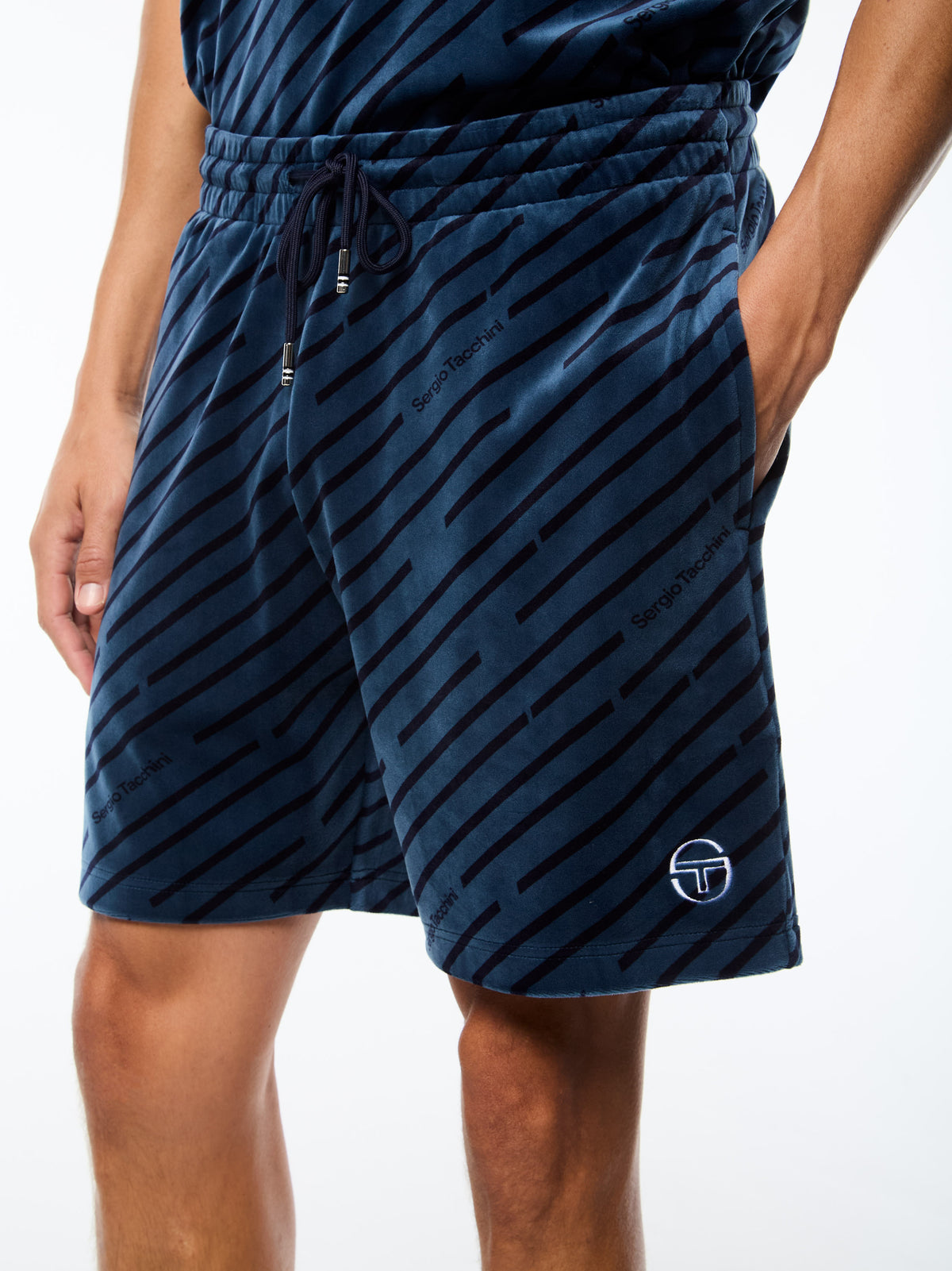 Obliquo Velour Short in Key Largo, view 7