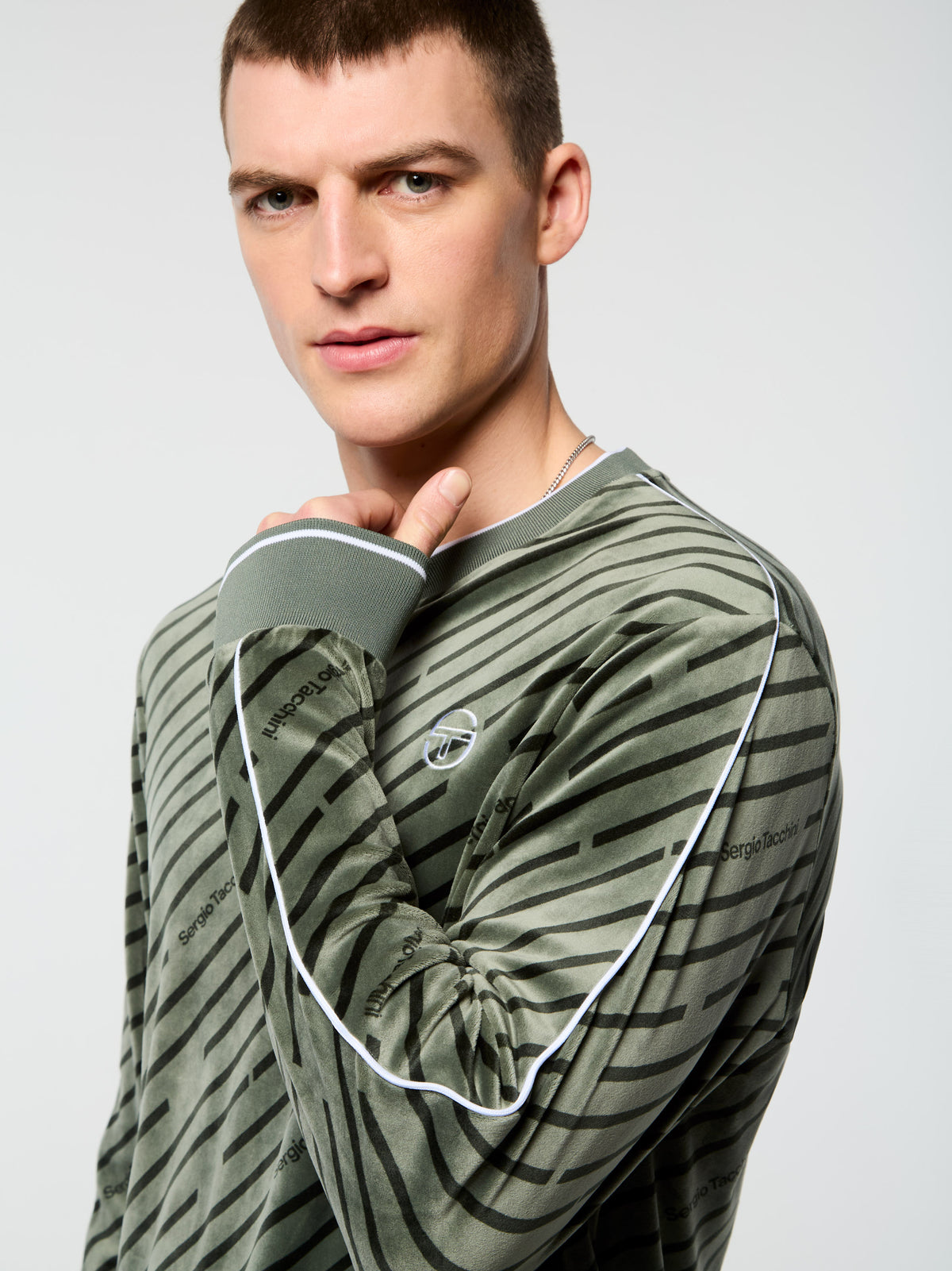 Obliquo Velour Crewneck in Agave Green, view 7