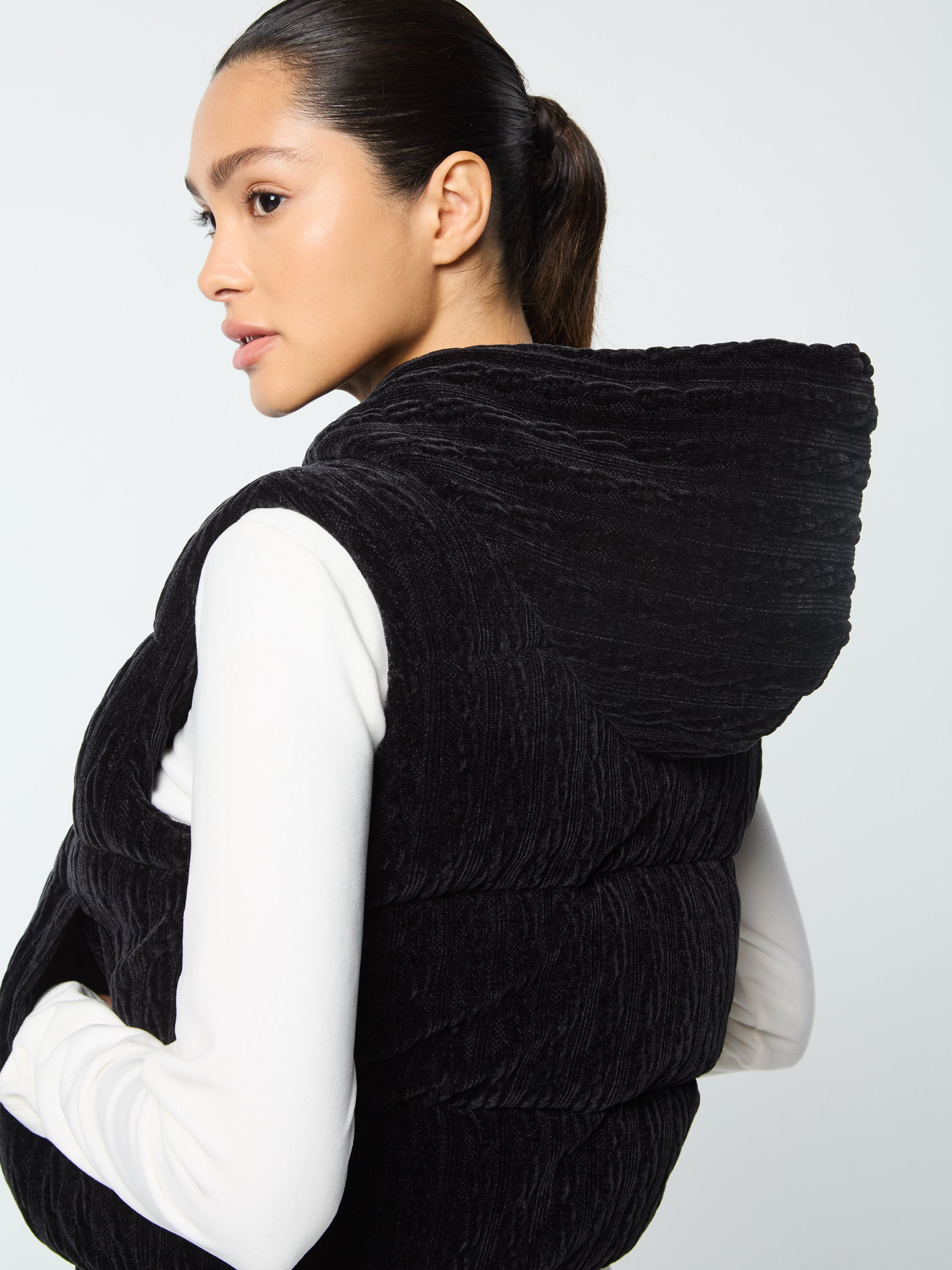 ジャケット・アウター theredthread S flip fur vest brown black THEREDTHREAD / ザレッドスレッド】S flip fur vest